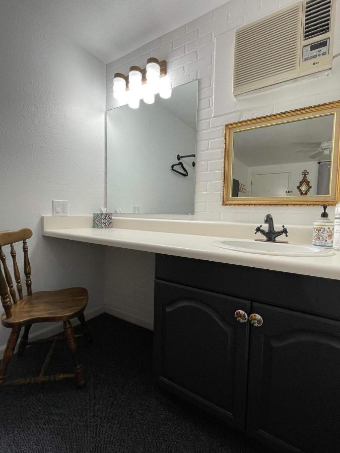 The Aztec Motel & Creative Space Seligman Luaran gambar